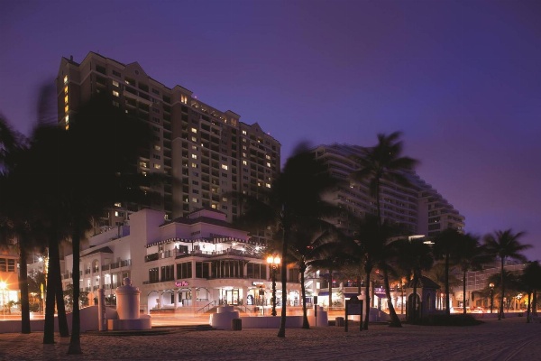 Marriott's BeachPlace Towers image 1